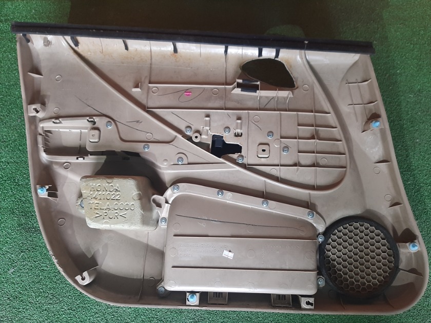 Обшивка двери передняя правая Impreza GD9
