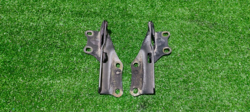 Петли капота передние Terrano TR50 Петли капота передние Terrano TR50