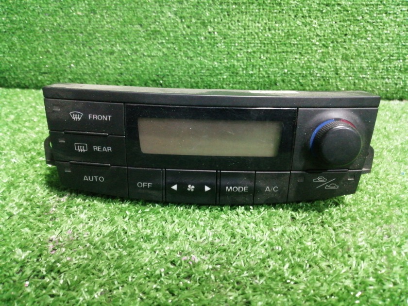 Блок управления климат-контролем передний MAZDA MPV LW3W L12061190B контрактная