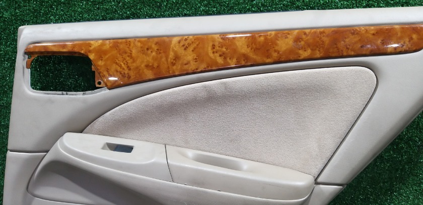 Обшивка двери задняя правая Bluebird Sylphy QNG10