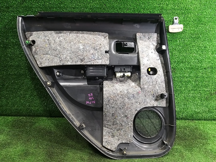 Обшивка двери задняя правая SUBARU Forester SG5 EJ203