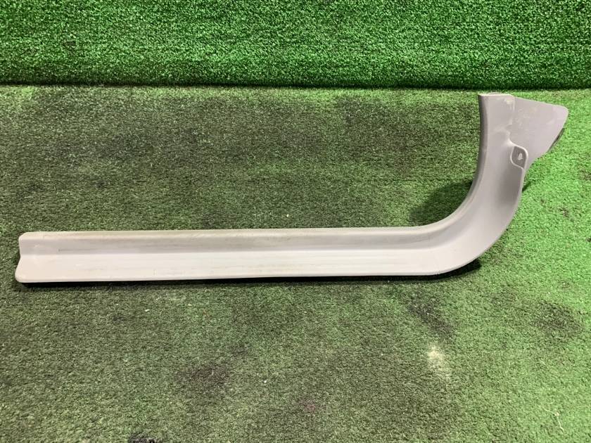 Накладка на порог передняя правая SUBARU Forester 2005 SG5 EJ203 94060SA000ES контрактная
