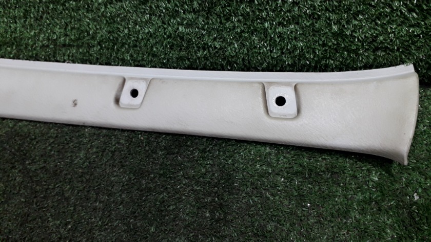 Накладка на стойку передняя левая MAZDA Bongo SKF2M RF