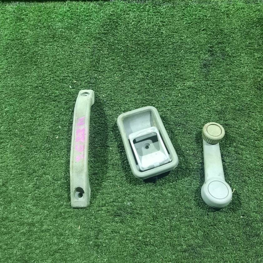 Ручка двери внутренняя MAZDA Bongo SE88M S08472330F43 купить