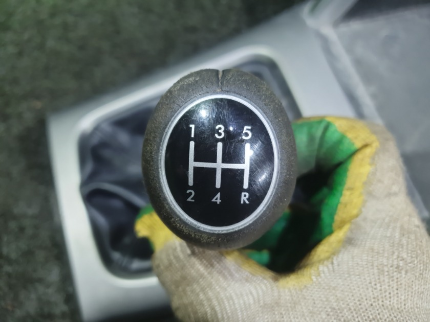 Консоль МКПП Forester 2009 SH5 EJ205