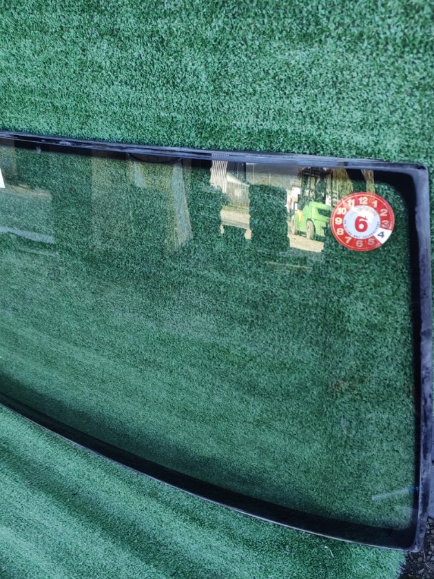 Стекло лобовое переднее MITSUBISHI Pajero V26WG 4M40