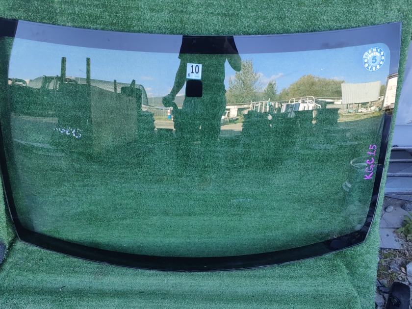 Стекло лобовое переднее TOYOTA Passo KGC15 56101-B1010 контрактная