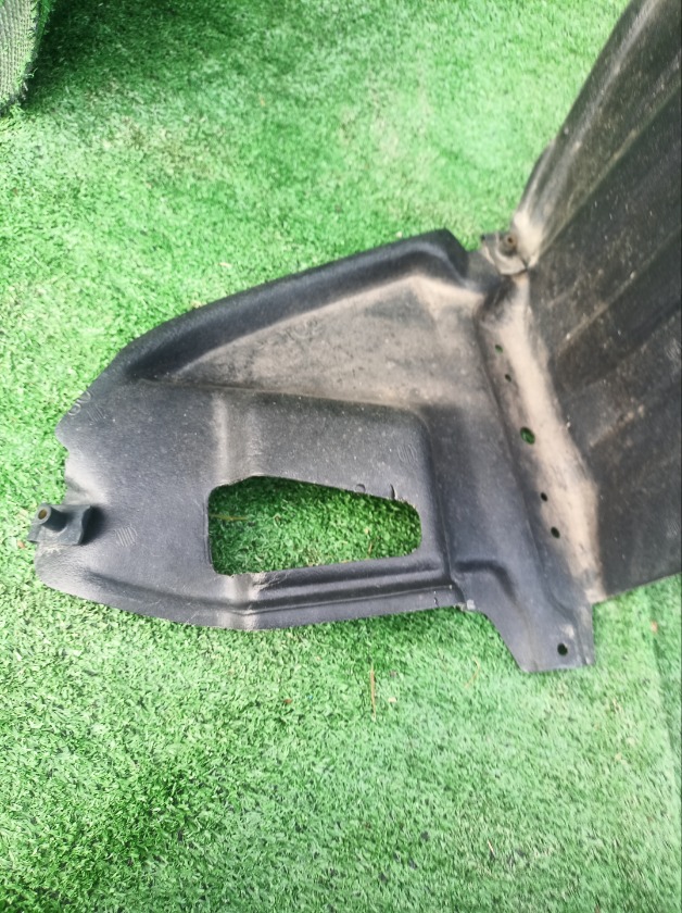 Подкрылок правый TOYOTA Corolla Fielder ZZE122 1ZZFE