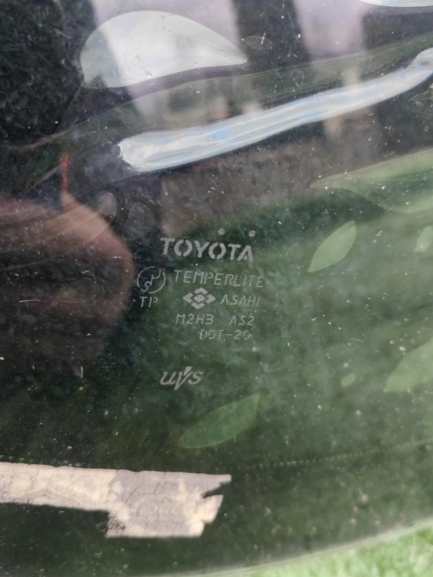 Стекло заднее заднее Toyota Windom MCV21