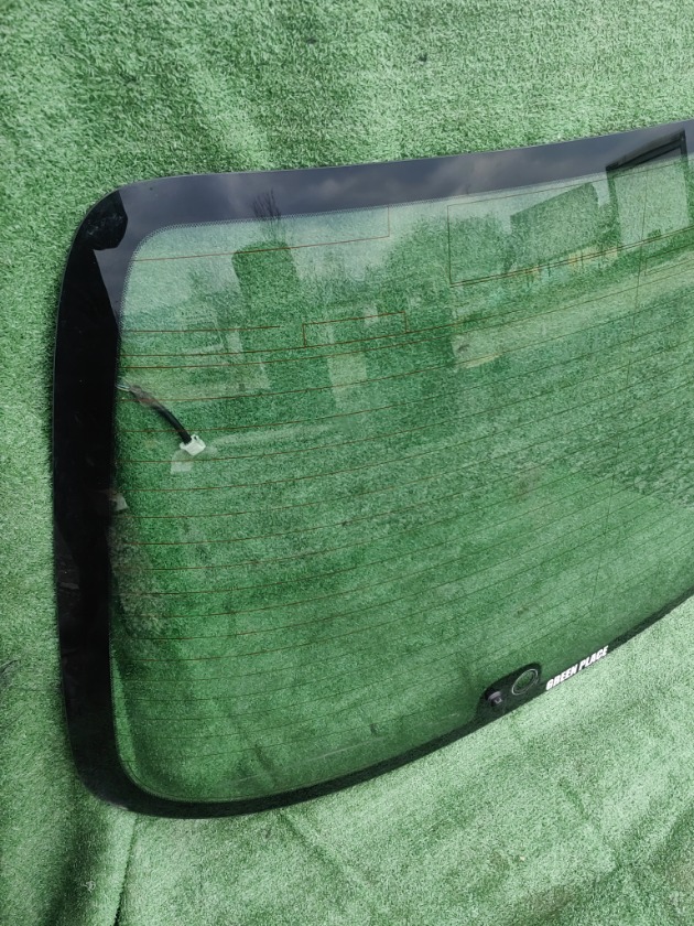 Стекло заднее заднее Verossa GX115