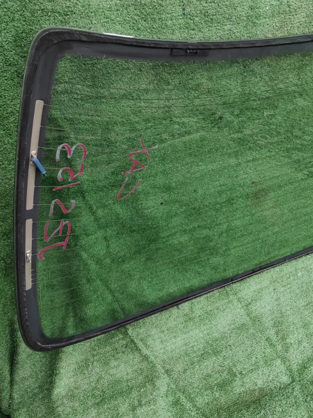 Стекло заднее заднее Crown JZS153