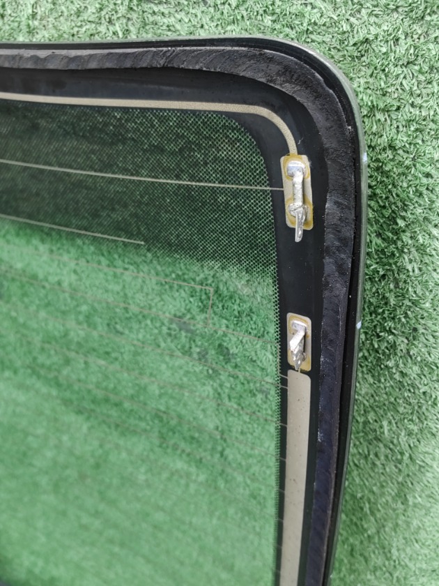 Стекло заднее заднее Chaser GX100