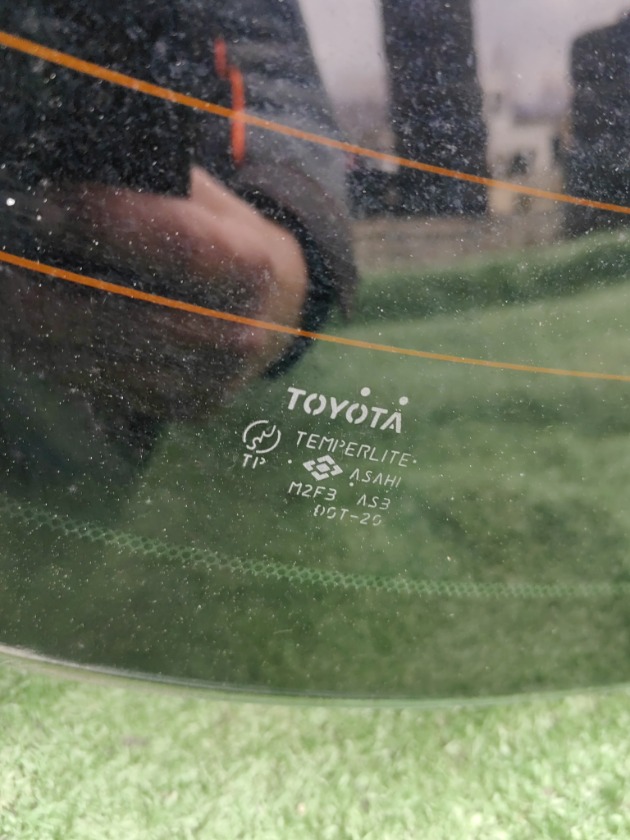 Стекло заднее заднее Toyota Crown GRS183