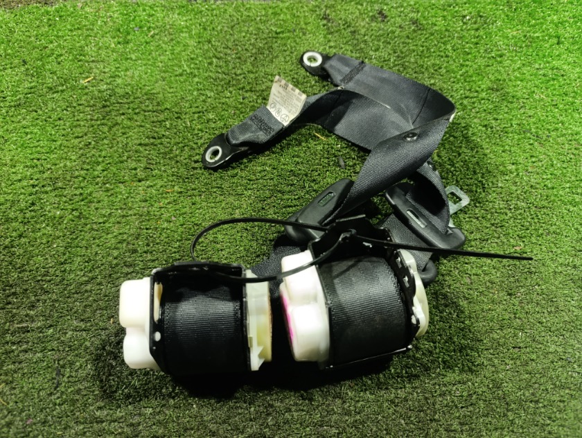 Ремень безопасности задний Funcargo 2002 NCP25 1NZFE Ремень безопасности задний Funcargo 2002 NCP25 1NZFE