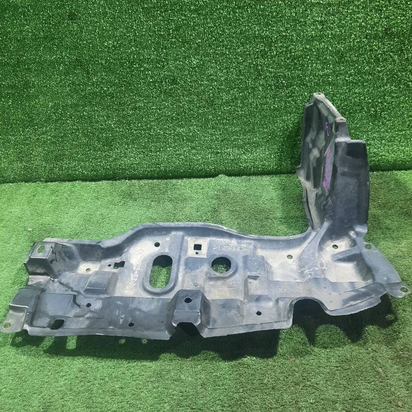 Защита ДВС передняя левая TOYOTA Vitz NSP135 1NRFE