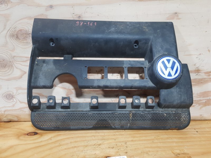 Крышка на двигатель декоративная VOLKSWAGEN LUPO 2002 6X1 BBY 036103925BF контрактная