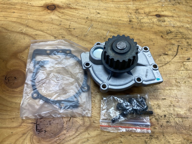 Помпа FORD FOCUS 2005 DA hyda 45170006SX новая