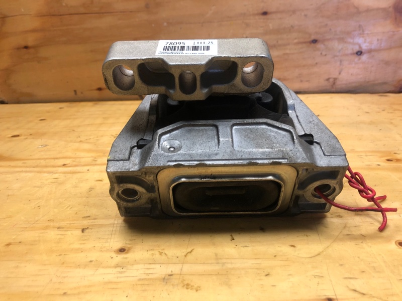 Подушка двигателя правая VOLKSWAGEN JETTA 2010 1K2 CAVD 1K0199262CG контрактная