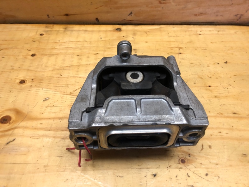 Подушка двигателя правая VOLKSWAGEN JETTA 1K2 CAVD