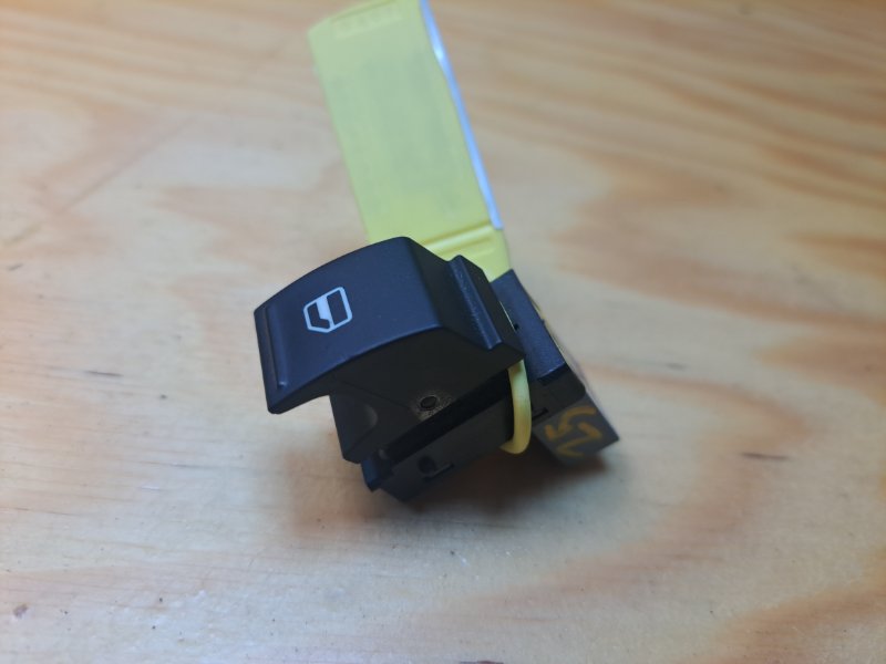 Кнопка стеклоподъемника передняя VOLKSWAGEN JETTA 2010 1K2 CAVD 7L6959855B3X1 контрактная