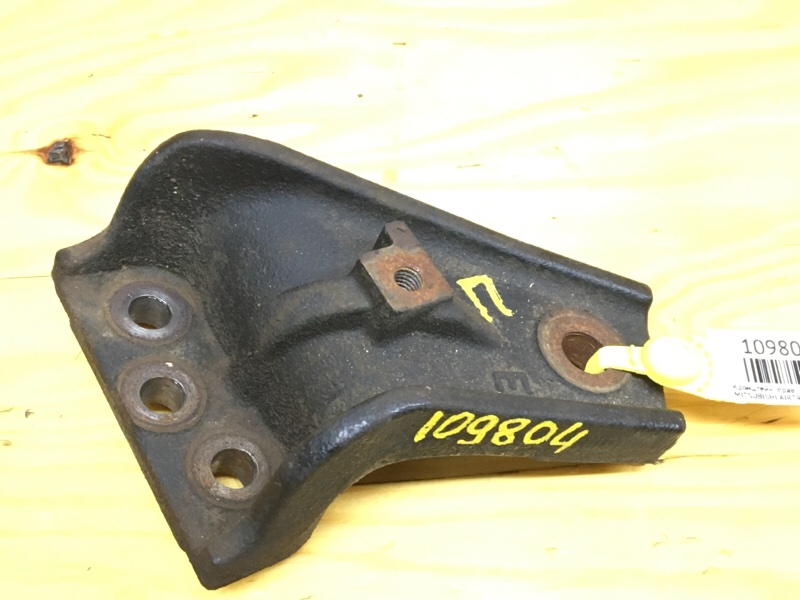 Запчасть кронштейн правый MITSUBISHI AIRTREK 2001 CU4W 4G64 MR491599 контрактная Кронштейн правый MITSUBISHI AIRTREK 2001 CU4W 4G64 MR491599 контрактная