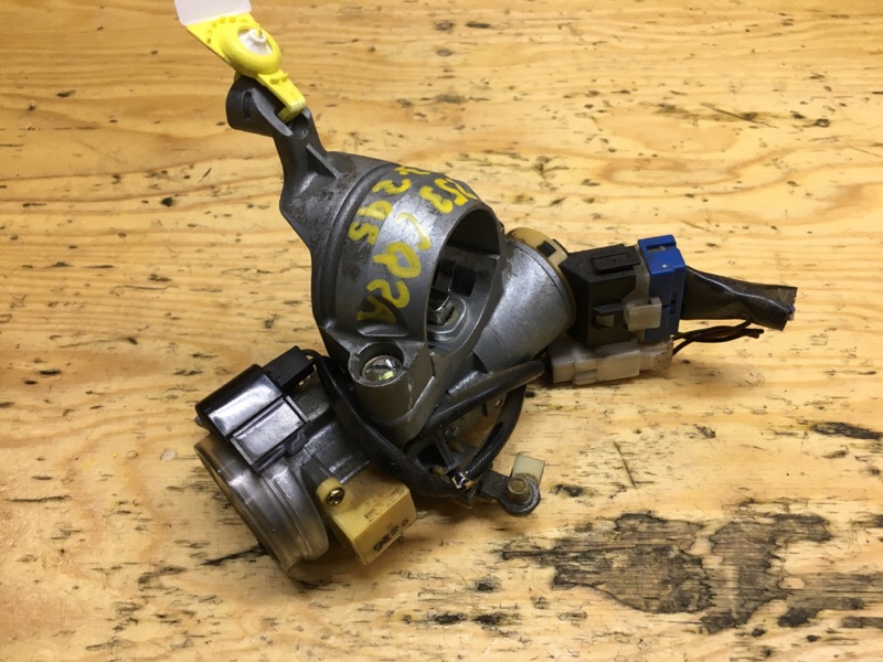 Запчасть замок зажигания MITSUBISHI DINGO 1999 CQ2A 4G15 MR407795 контрактная Замок зажигания MITSUBISHI DINGO 1999 CQ2A 4G15 MR407795 контрактная