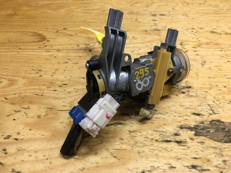 Замок зажигания MITSUBISHI DINGO CQ2A 4G15 Замок зажигания MITSUBISHI DINGO CQ2A 4G15