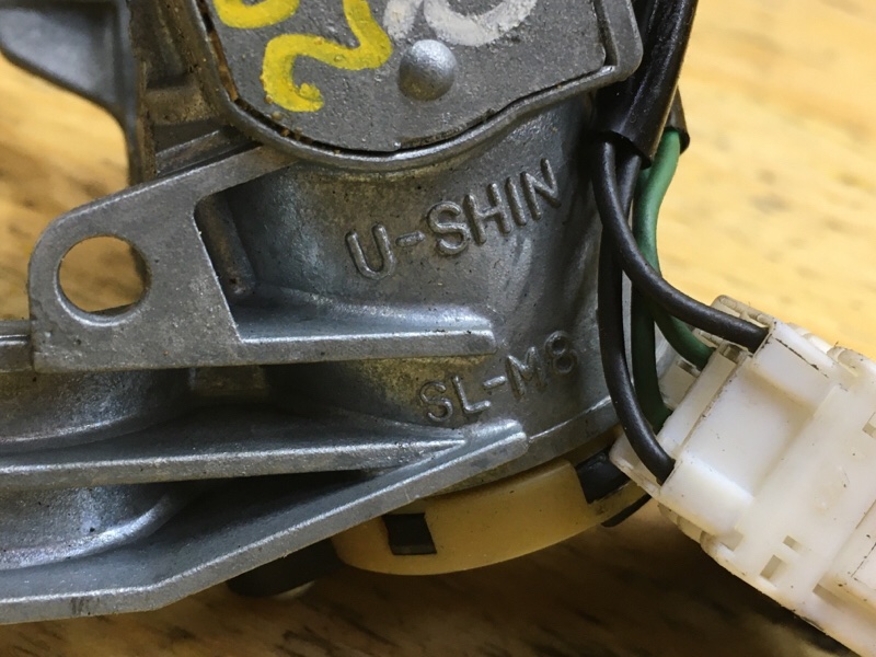 Замок зажигания DINGO 1999 CQ2A 4G15 Замок зажигания DINGO 1999 CQ2A 4G15