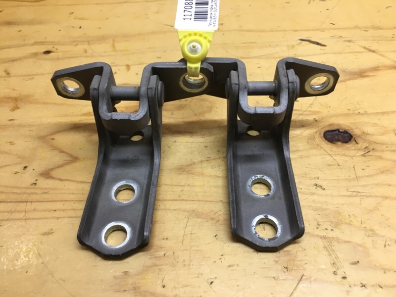 Запчасть петля двери передняя правая MITSUBISHI OUTLANDER 2010 CW4W 4B11 5702A005 контрактная Петля двери передняя правая MITSUBISHI OUTLANDER 2010 CW4W 4B11 5702A005 контрактная