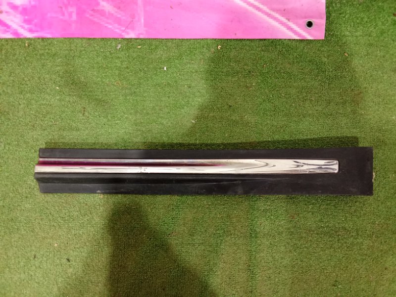 Накладка двери задняя левая Infiniti QX70 2013-2017 1 S51 дорестайлинг 828711CA0A Б/У