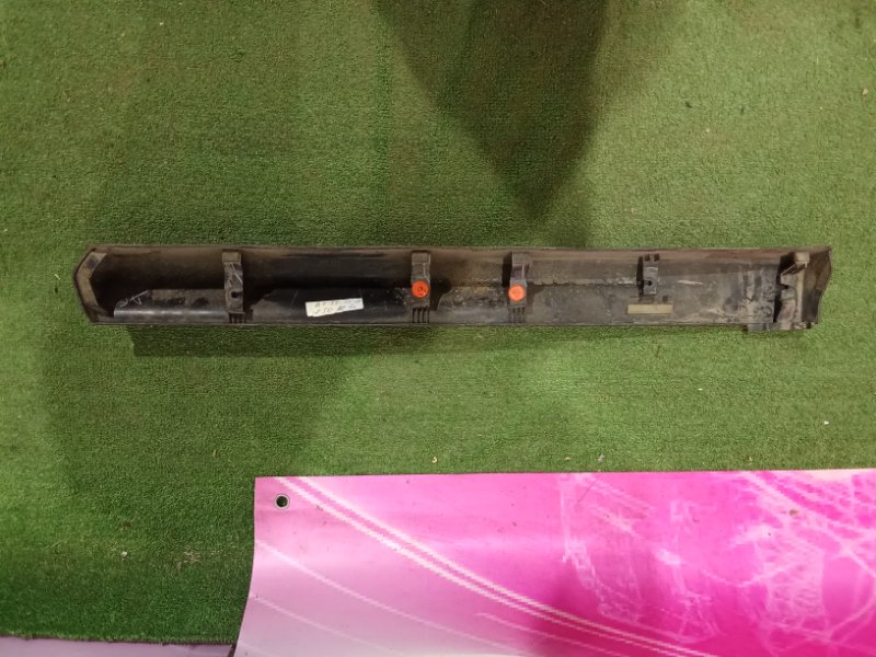 Накладка двери задняя левая Q50 2013-2017 1 V37 дорестайлинг