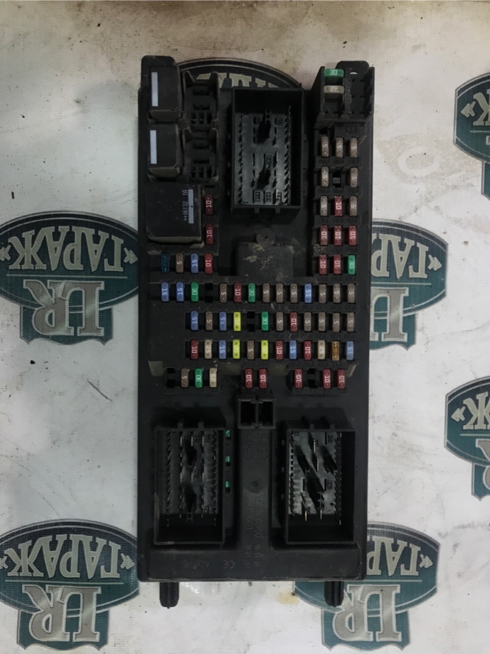 Запчасть блок предохранителей передний Land Rover Freelander 2 2008 L359 224DT YQE500350 Б/У Блок предохранителей передний Land Rover Freelander 2 2008 L359 224DT YQE500350 Б/У