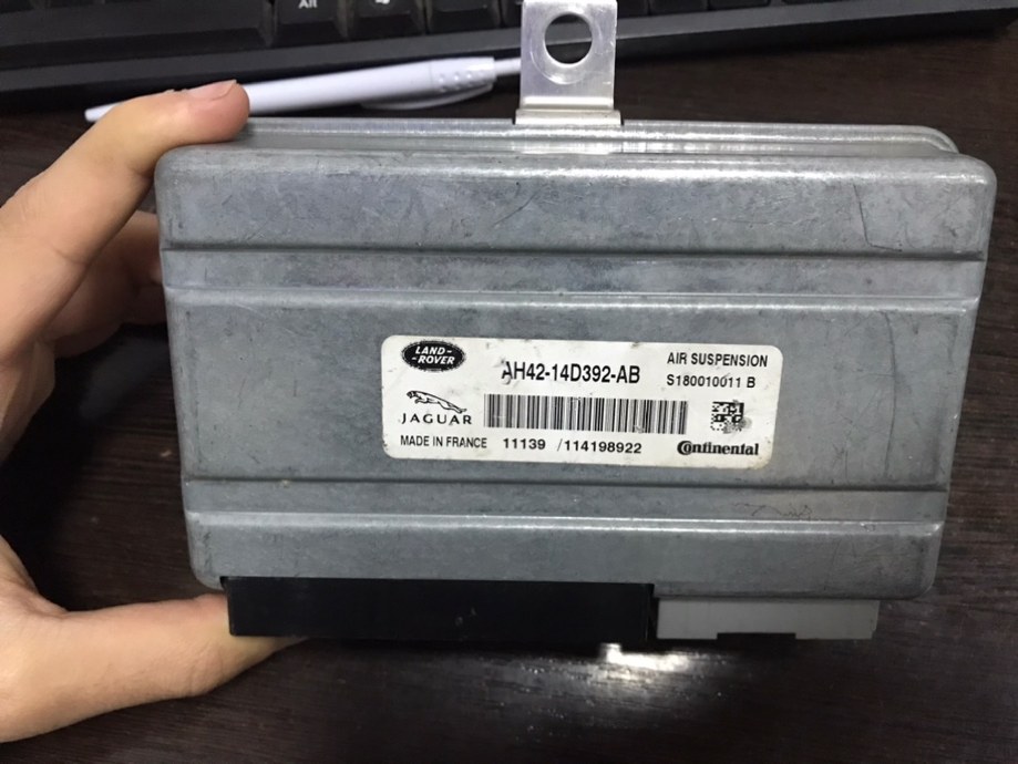 Блок управления подвеской Land Rover Range Rover Sport L320 306DT