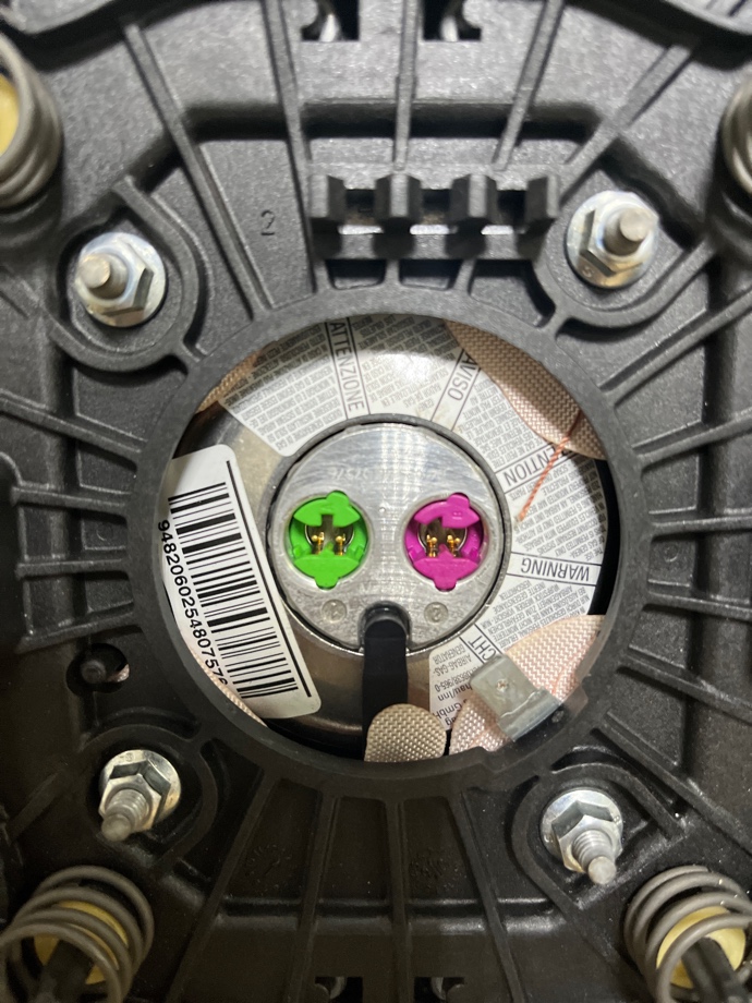 Подушка безопасности в рулевое колесо передняя Discovery 3 2007 L319 276 DT