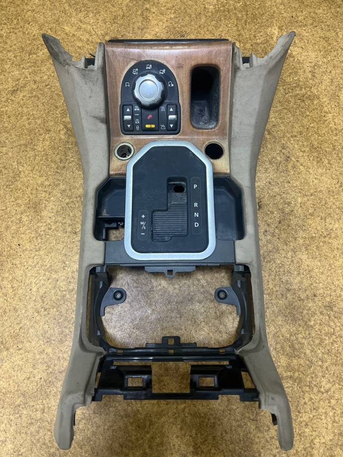 Консоль центральная Land Rover Discovery 4 L319 AH2204567AC Б/У