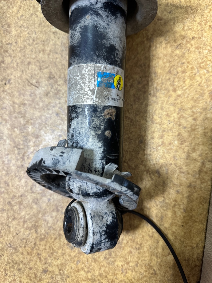 Амортизатор задний правый XF 2011 X250 3.0 бензин Без Наддува