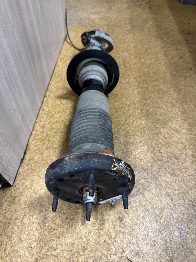 Амортизатор задний правый Jaguar XF X250 3.0 бензин Без Наддува