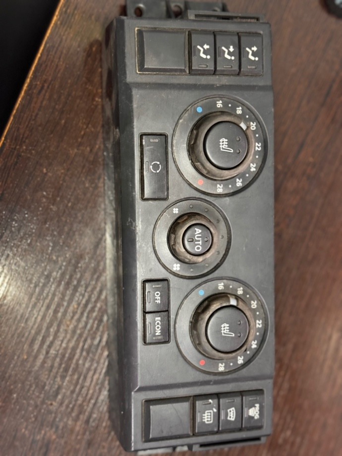 Блок управления климат-контролем Land Rover Discovery 3 L319 2.7 JFC501110 Б/У