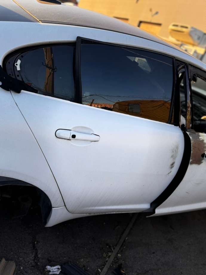 Запчасть дверь задняя правая Jaguar XF 2011 X250 3.0 бензин Без Наддува C2Z2013 Б/У Дверь задняя правая Jaguar XF 2011 X250 3.0 бензин Без Наддува C2Z2013 Б/У