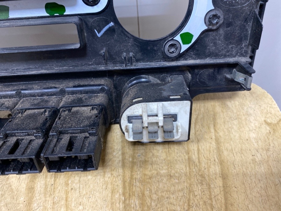 Передняя панель в сборе передняя Land Rover defender 110 TD5