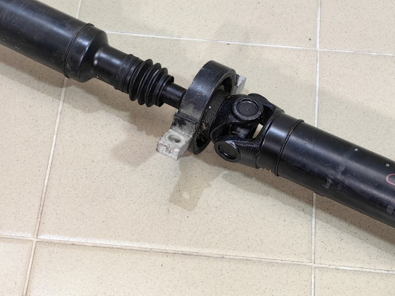 Вал карданный задний Genesis G70