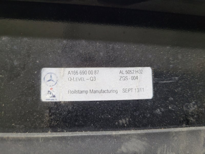 Накладка двери передняя правая M-class 2015 W166 M157DE55LA