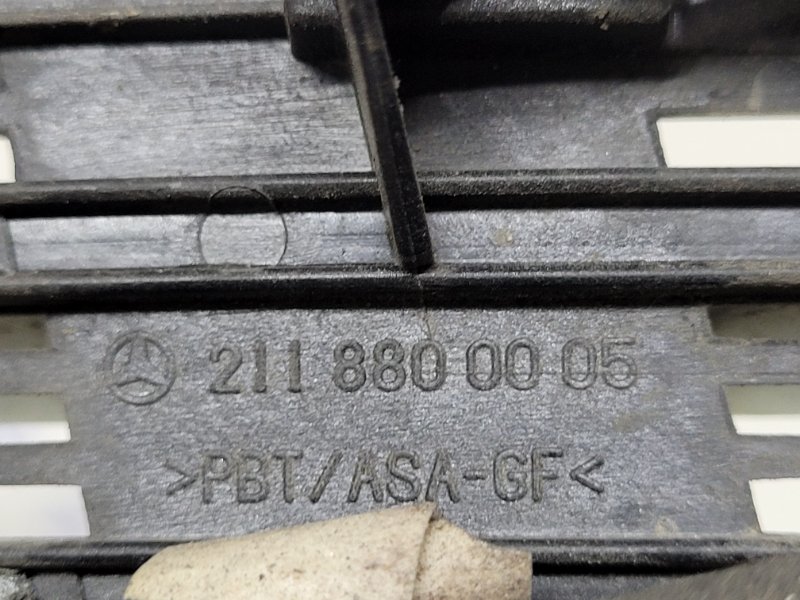 Решетка капота E-Class 2005 S211 OM629