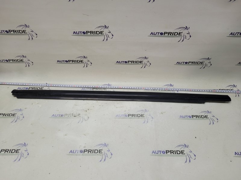 Молдинг двери передний правый Mercedes-Benz M-class 2005 W164 M273E46 A1646907480 Б/У
