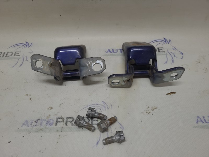 Петля двери передняя правая Mazda Axela 2007 BKEP LFVE Б/У
