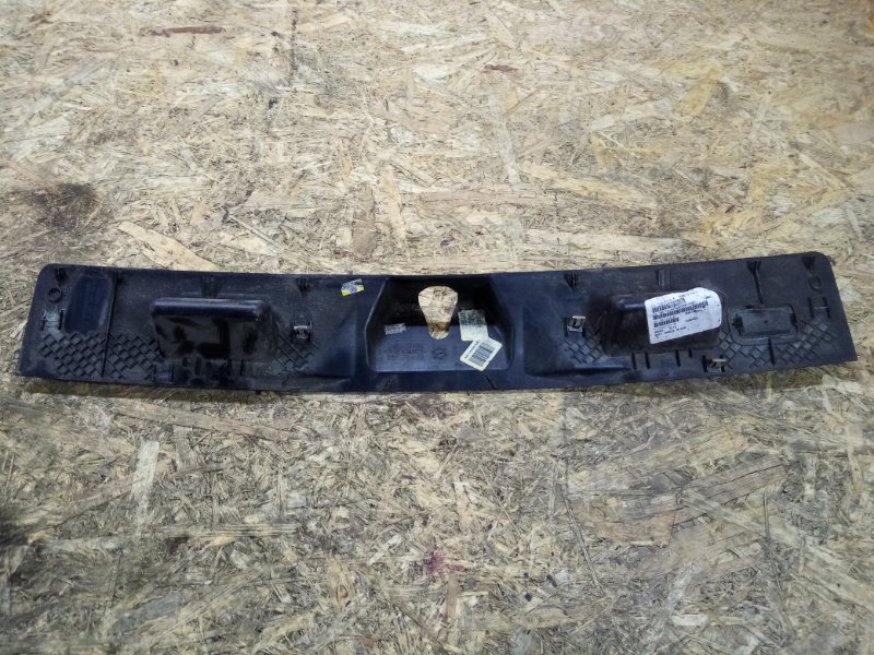 Накладки прочие R-class 2006 W251 3.5 V6 272 л.с.