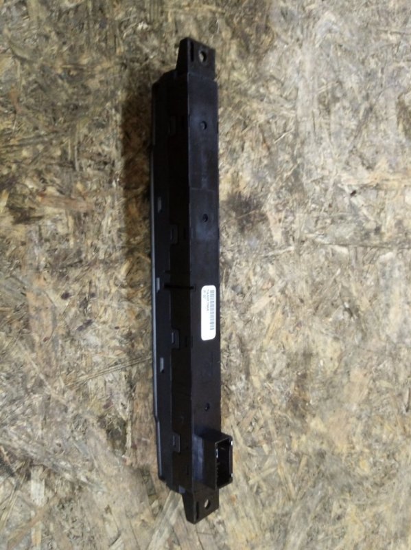 Кнопка аварийной остановки Range Rover Sport 2006 V8 4.2 399 л.с. Кнопка аварийной остановки Range Rover Sport 2006 V8 4.2 399 л.с.