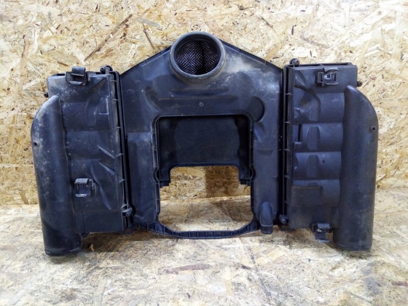 Корпус воздушного фильтра R-class 2006 W251 3.5 V6 272 л.с.