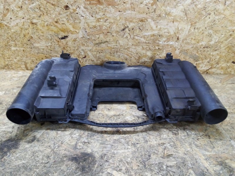Корпус воздушного фильтра R-class 2006 W251 3.5 V6 272 л.с.