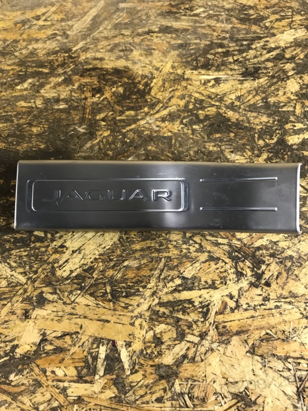 Накладка на порог задняя левая xj